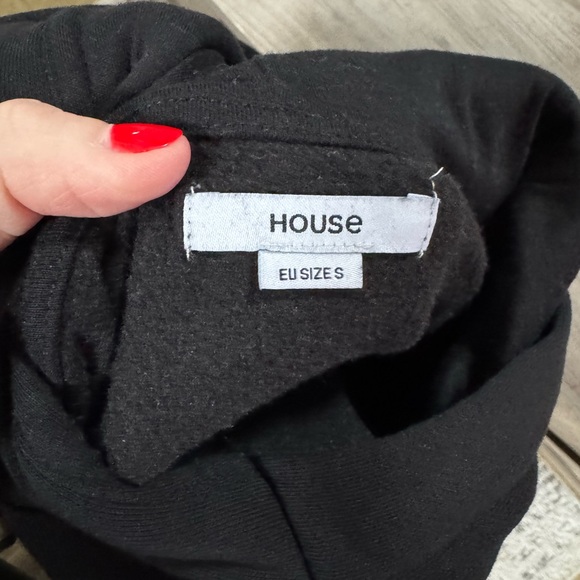 Chic Black Graphic Hoodie - Picture 6 of 6